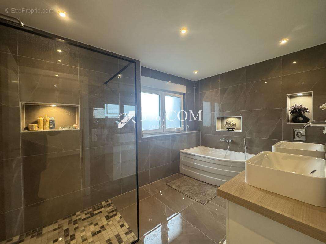 3%COM Belle maison d'architecte  4 chambres et 2 salles de b - photo 11
