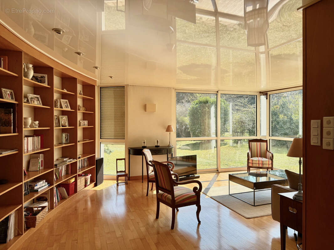 Maison à PONT-SAINTE-MARIE