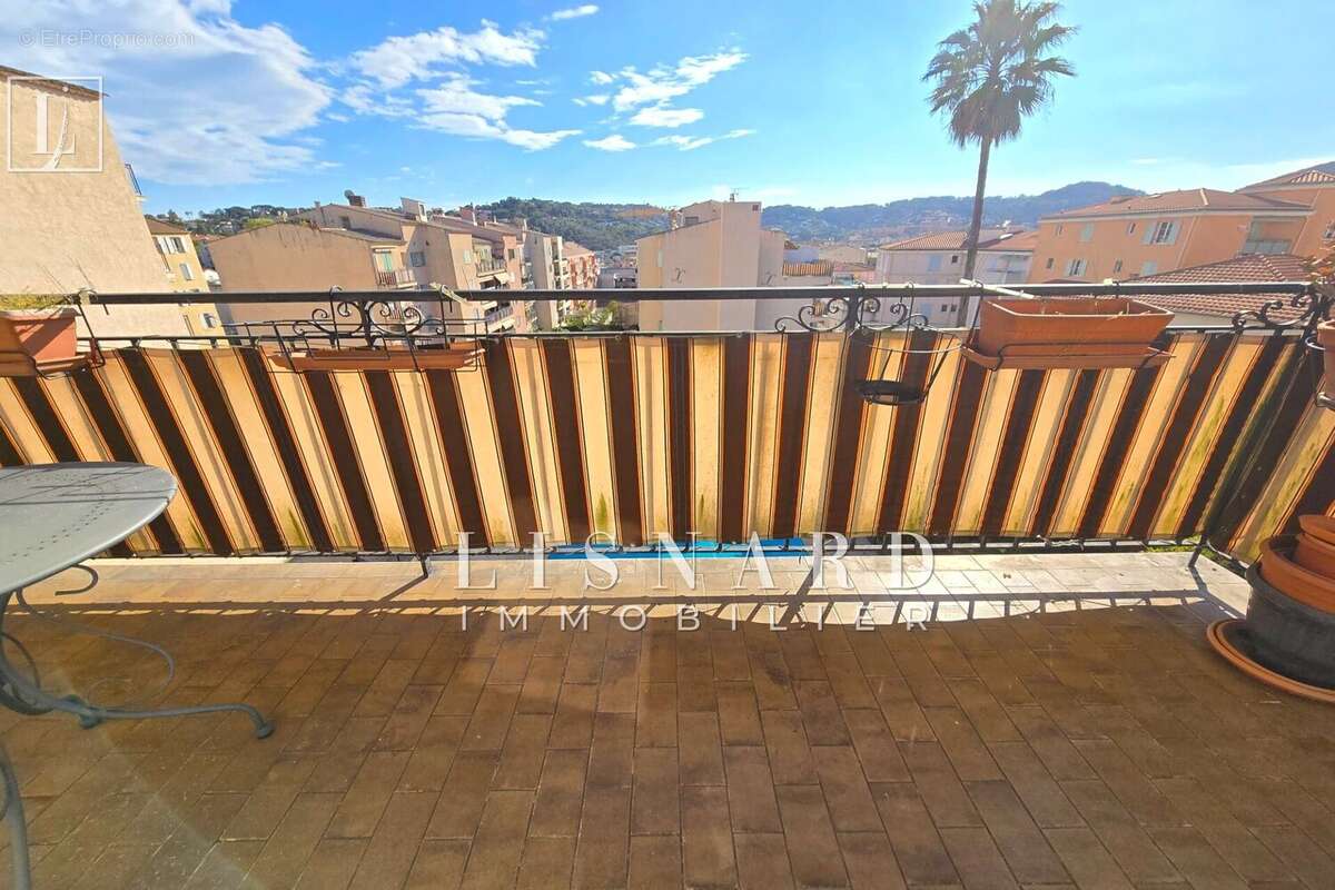 Appartement à VALLAURIS