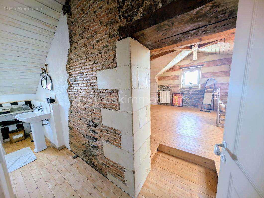 Maison à SAINT-JULIEN-DE-CONCELLES