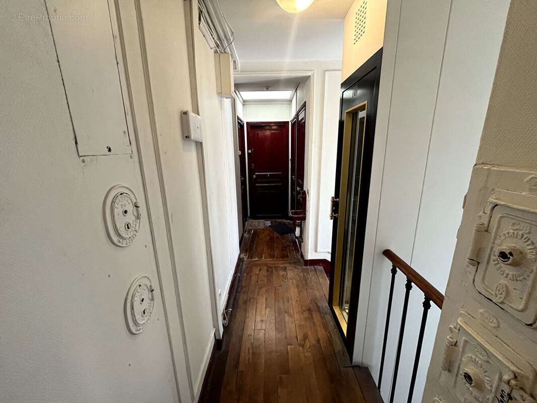 Appartement à PARIS-14E
