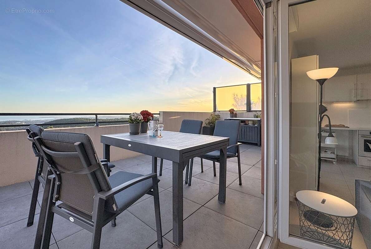 Appartement à VENCE