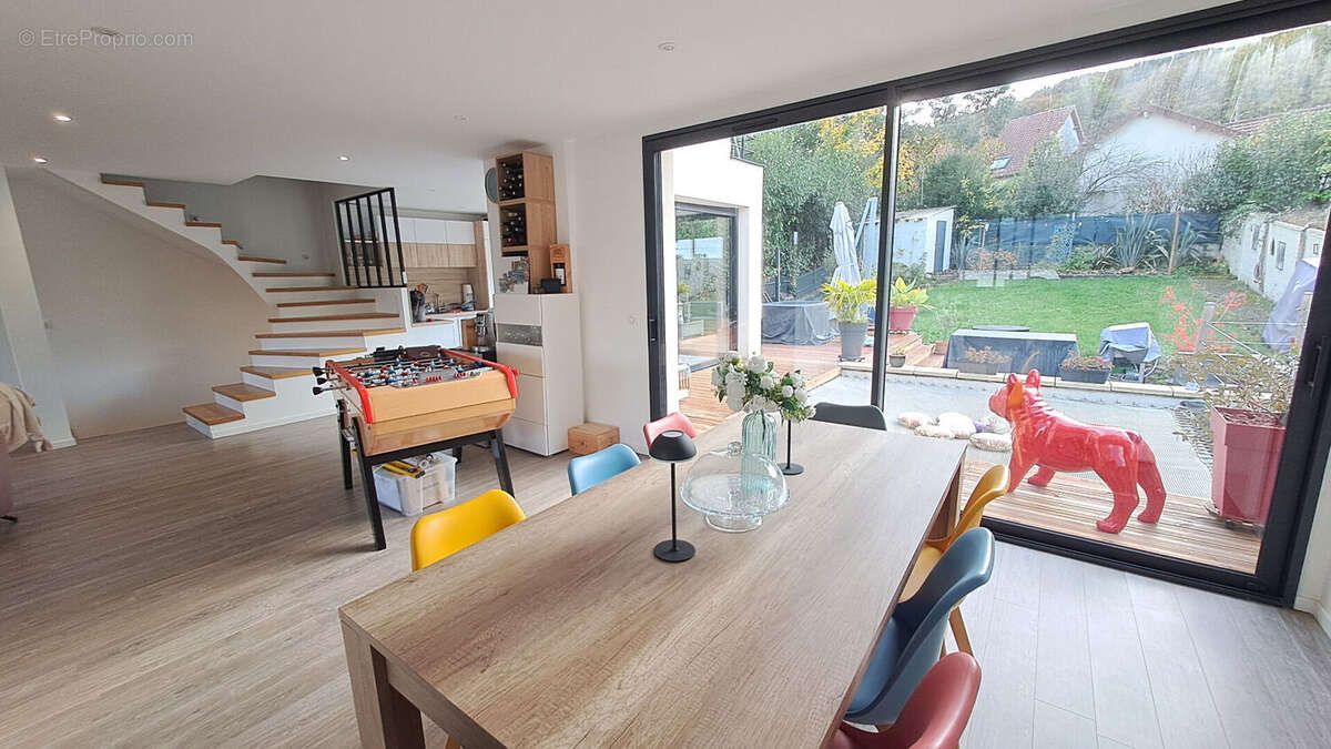 Maison à SAINT-REMY-LES-CHEVREUSE