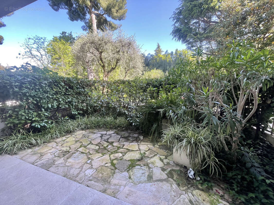 Appartement à LE CANNET