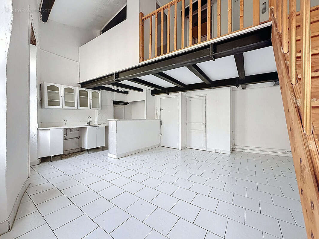 Appartement à MARSEILLE-7E