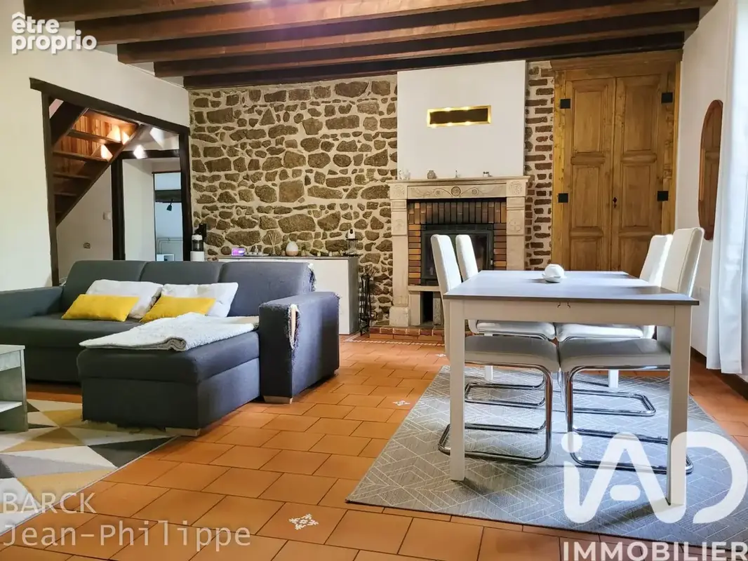 Photo 1 - Maison à DURDAT-LAREQUILLE