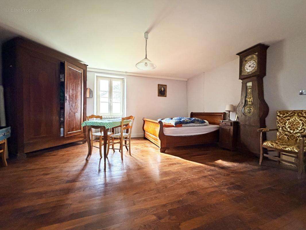 Maison avec dépendances - photo 8