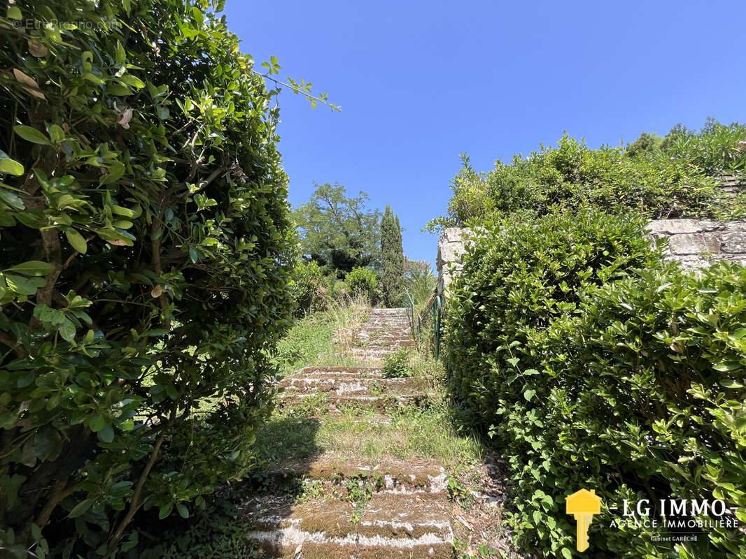 Maison à MORTAGNE-SUR-GIRONDE