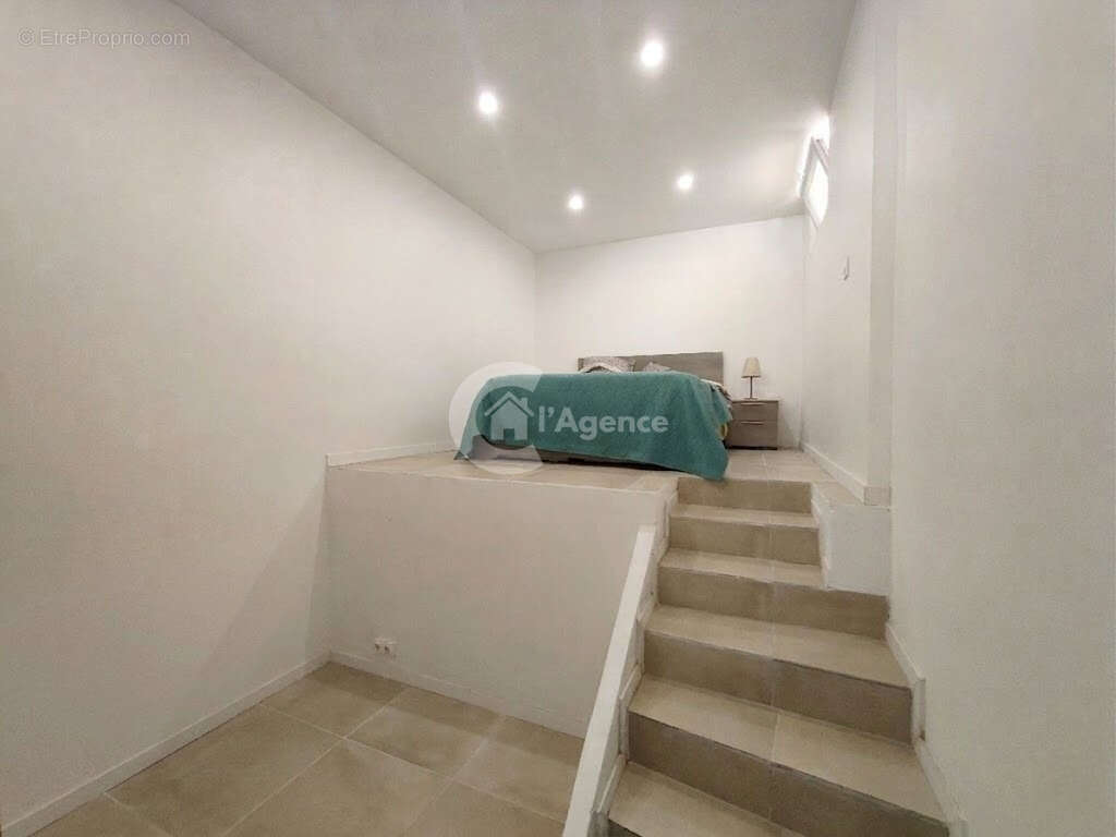 Maison à ROQUEBRUNE-SUR-ARGENS