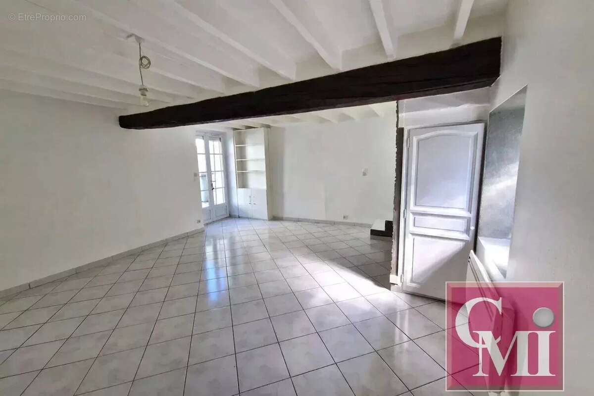 Charmante maison de ville avec cour privée - 2 chambres - pr - photo 3