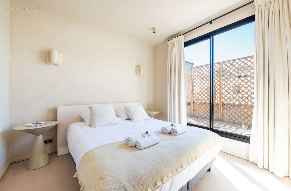 Appartement à PARIS-8E