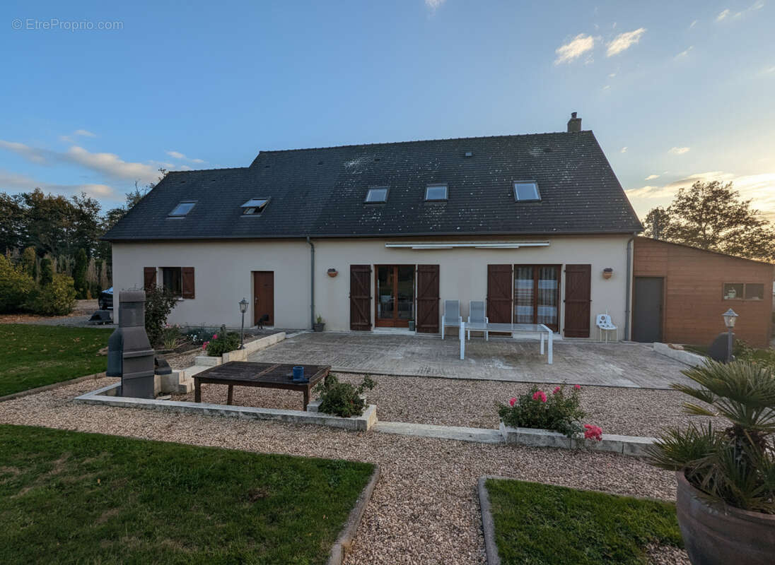 Maison à CHATEAUNEUF-SUR-SARTHE