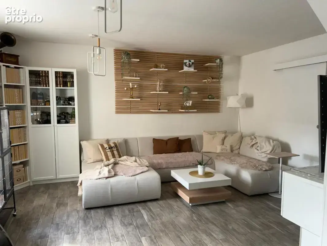 Maison 8 pièces 206 m² à vendre à Saint-Yorre (03270) - photo 3