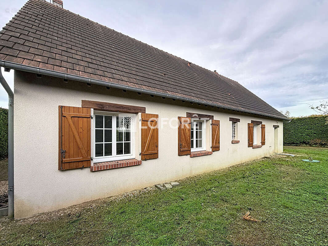 Maison à CANDE-SUR-BEUVRON