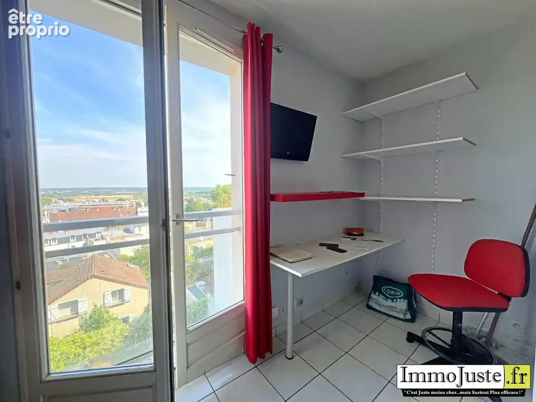 Appartement 2 pièces 40 m² à vendre à Saint-Cyr-L'ecole (78210) - photo 2