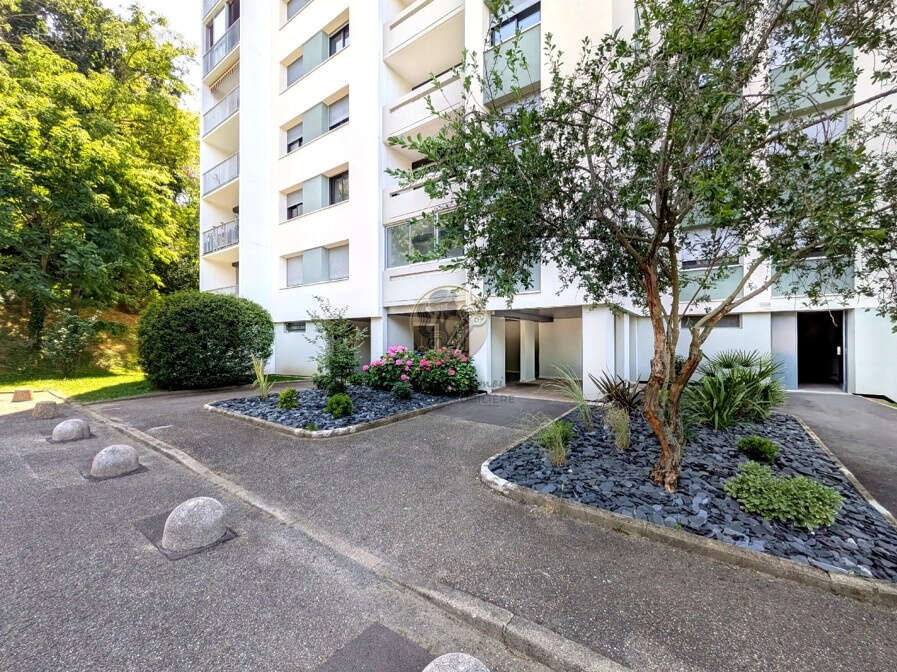 Vue dégagée sur la Saône   Beau T3 de 74 m2 avec garage dans résidence de standing - photo 2