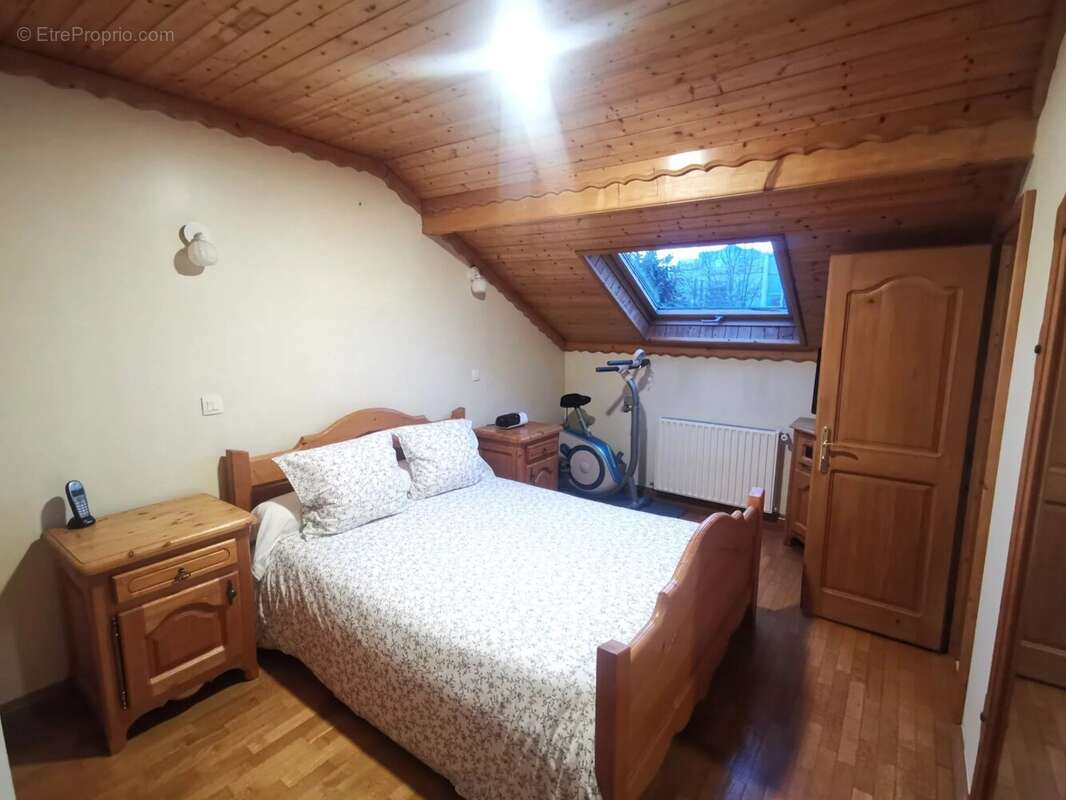 94400 vitry maison 7 pieces 170 m² sur un terrain de 422 m² et un jardin de 300 m² - photo 5