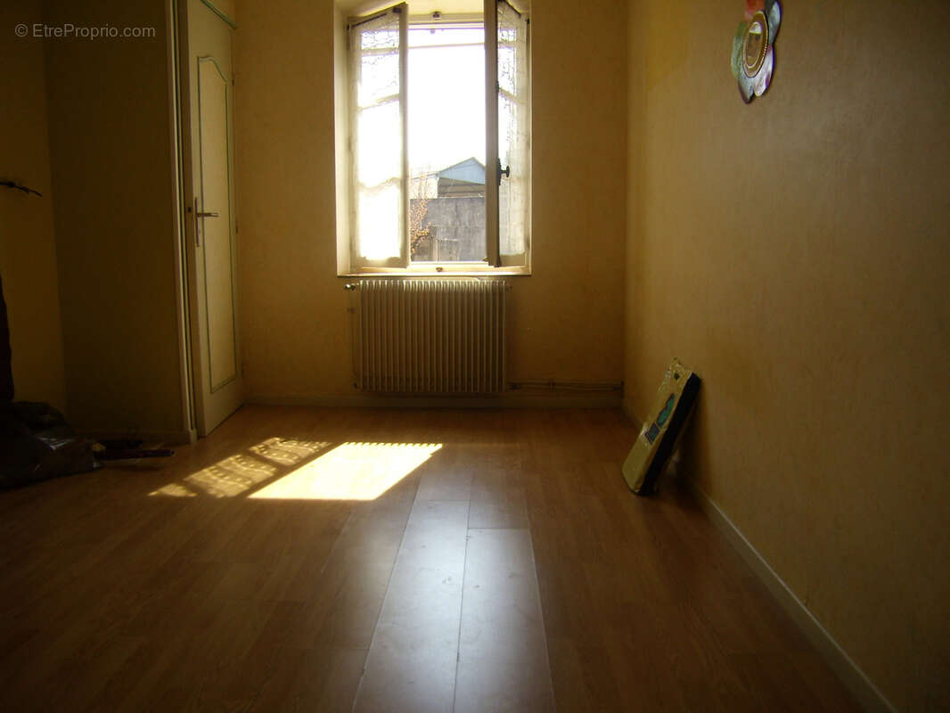 Maison à VARENNES-LE-GRAND
