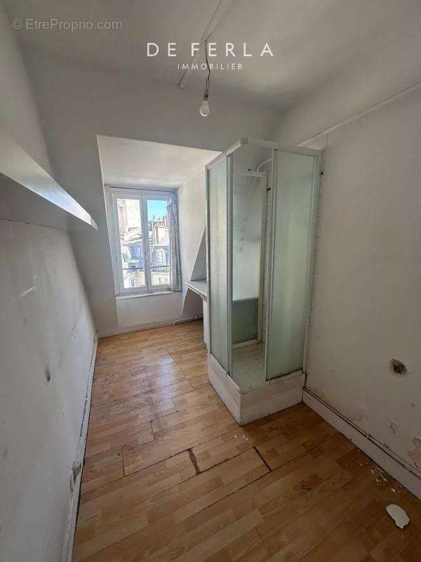 Appartement à PARIS-8E