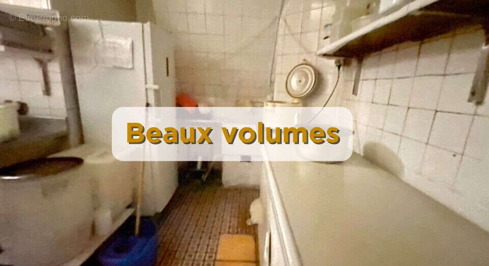 Autre à LES LILAS