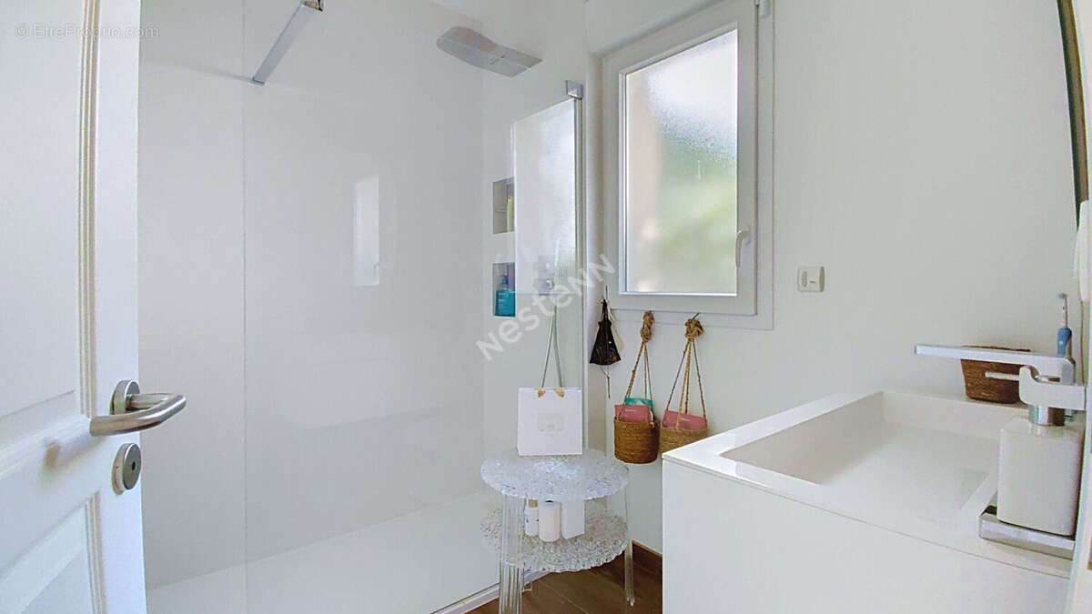 NANTES - SAINT-PASQUIER / Appartement 3 pièces 84m² deux chambres, jardin privatif, stationnement sécurisé - photo 8