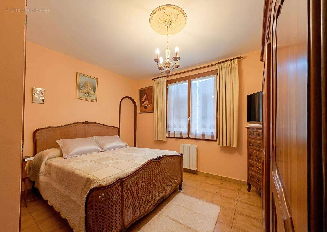 Maison provençale avec jardin et garages à vendre à brignoles - photo 16