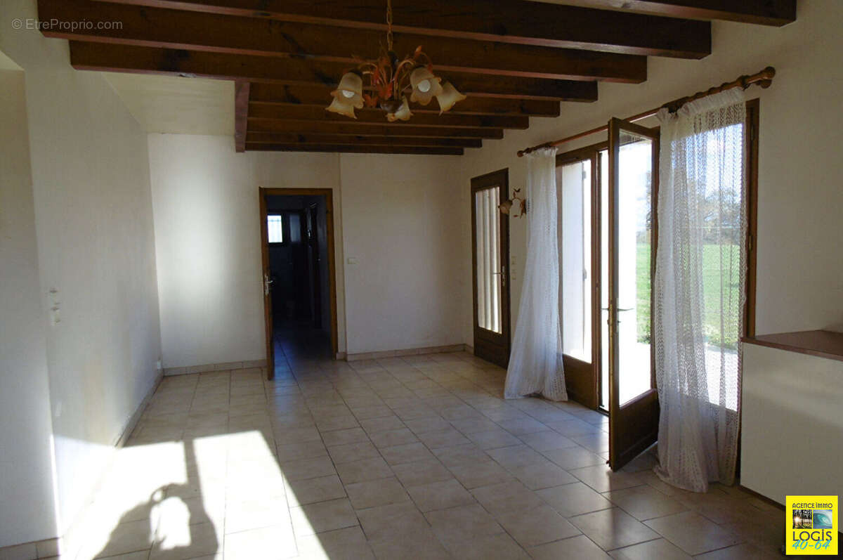 Maison à ORTHEVIELLE