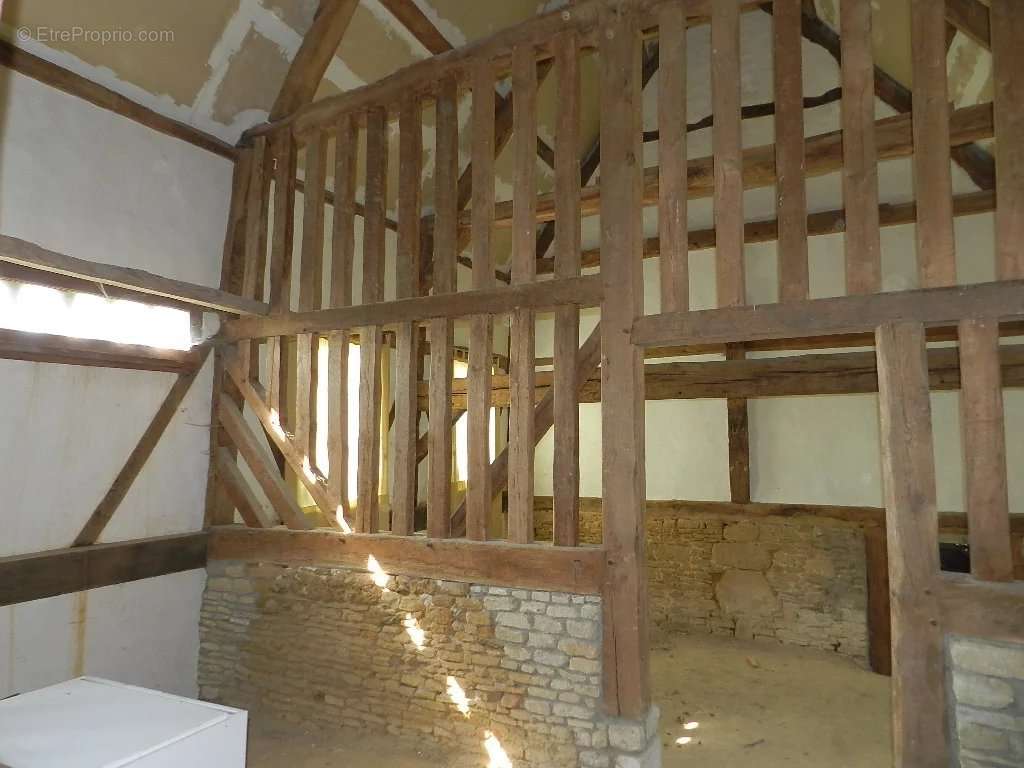 Maison à SAINT-PIERRE-SUR-DIVES