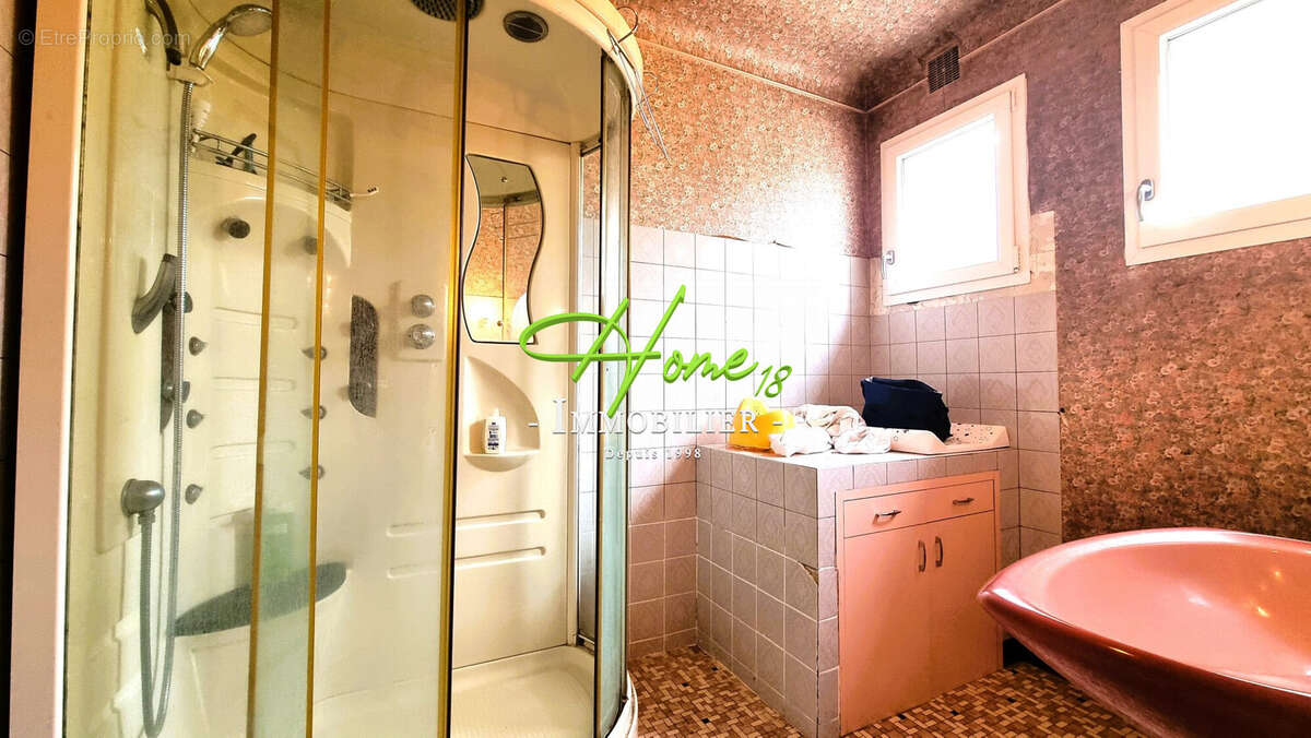 Commerce à SAINT-MARTIN-D&#039;AUXIGNY