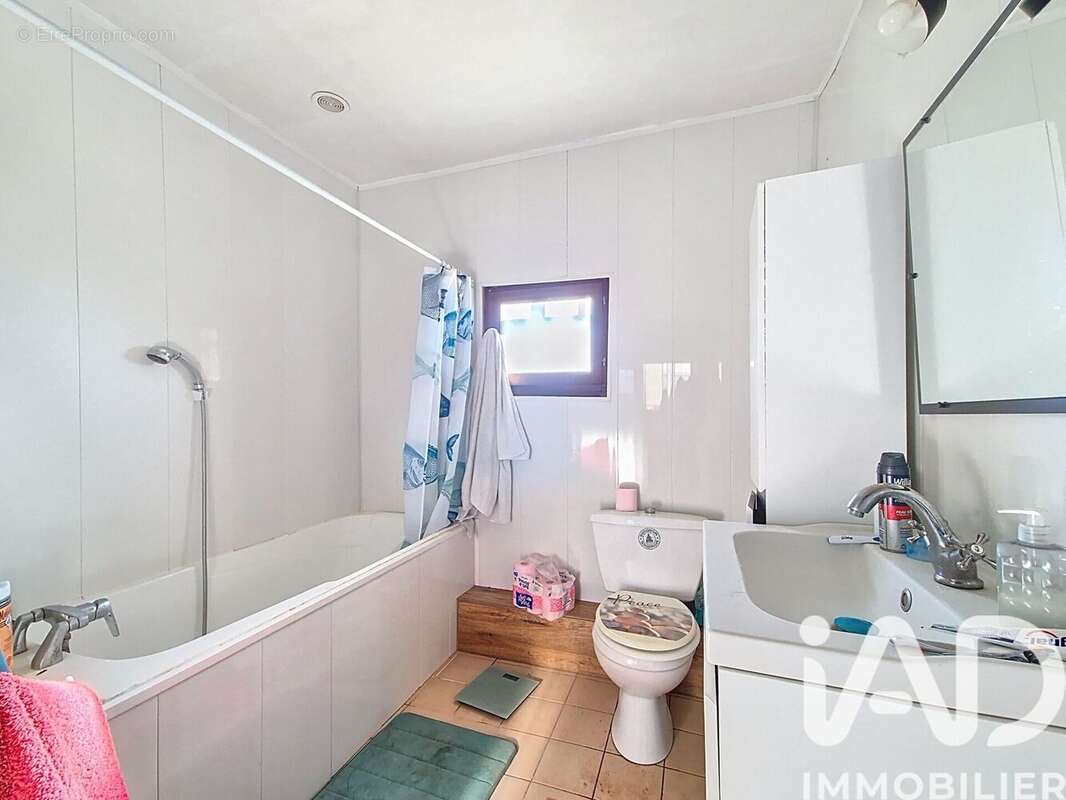 Maison 83 m² à Saint-Hilaire  - photo 7