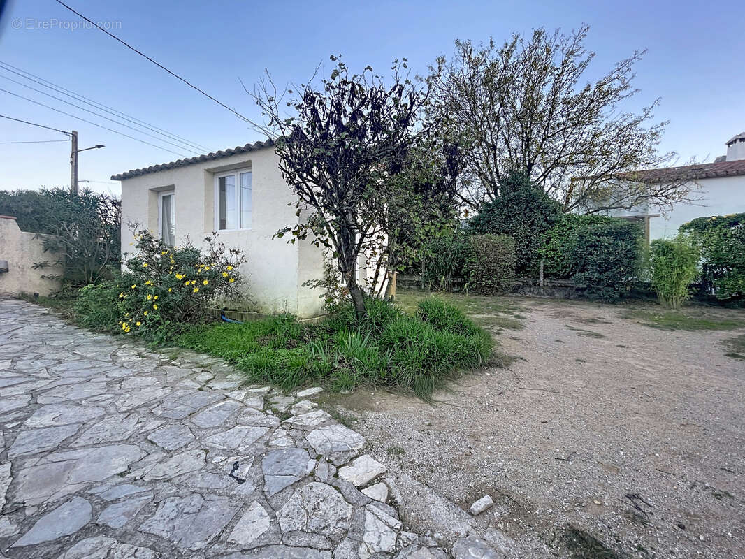 Maison à LAROQUE-DES-ALBERES