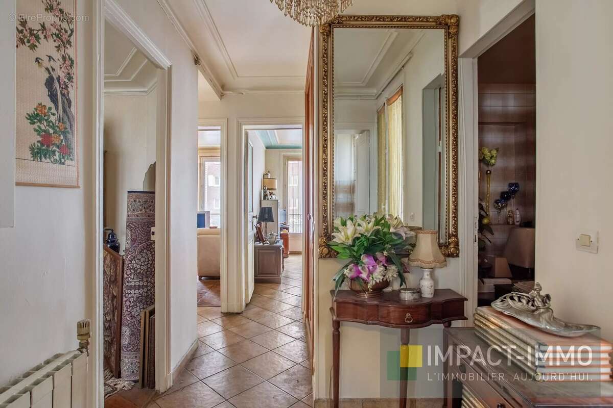 Appartement à PARIS-17E