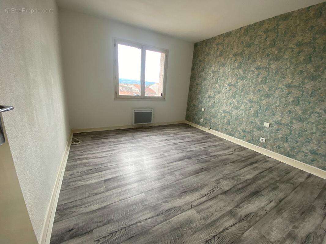 Appartement à LE COTEAU