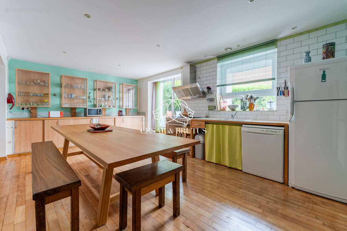 Maison 262 m² à Roanne  - photo 3