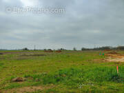 Terrain à LENCLOITRE