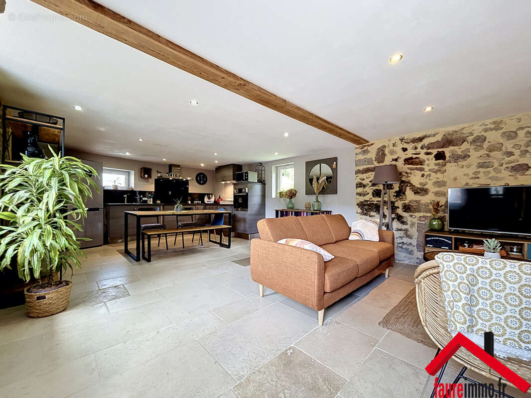 Maison à PAZAYAC