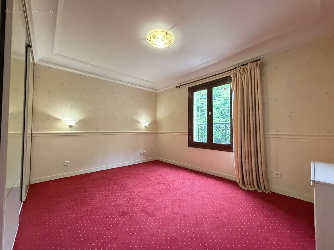 Maison 363 m² à Saint-Maur-Des-Fosses  - photo 17