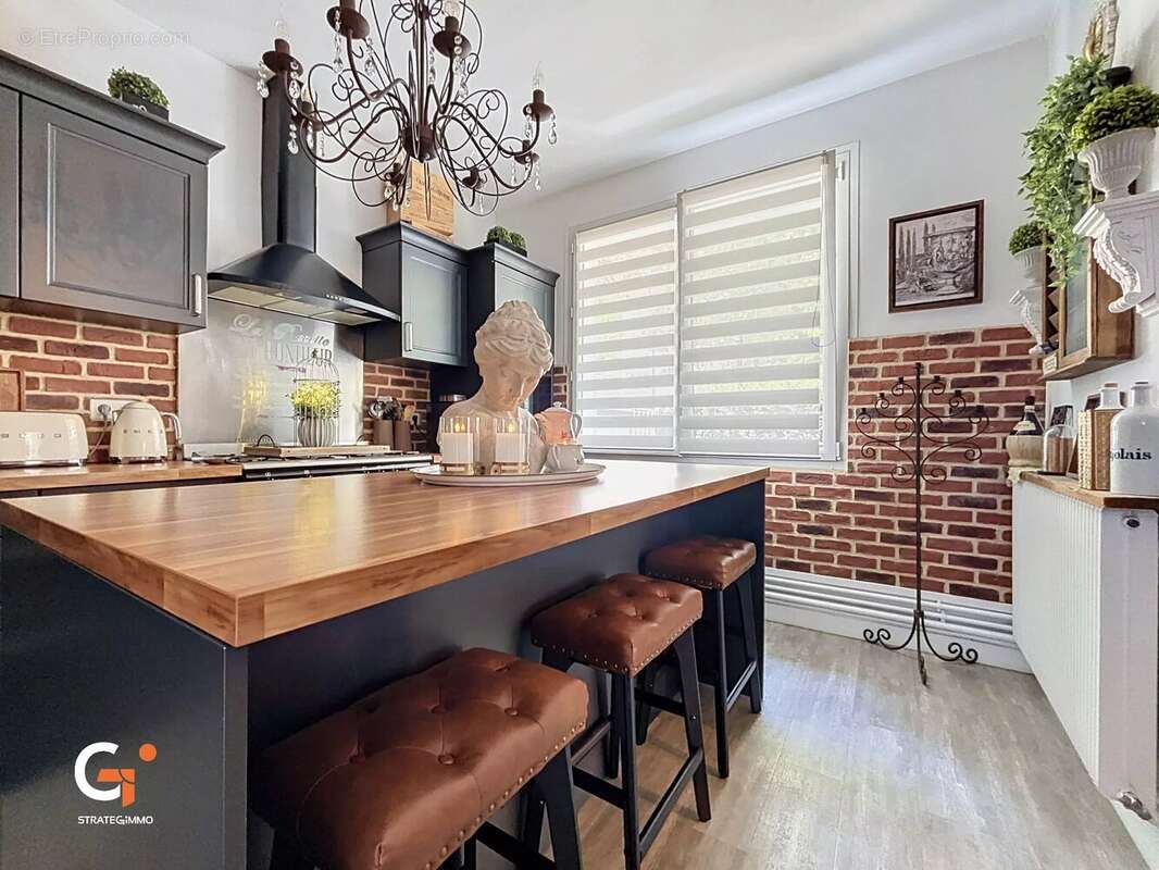 Sotteville-lès-Rouen Maison 8 pièces 147 m² - photo 4