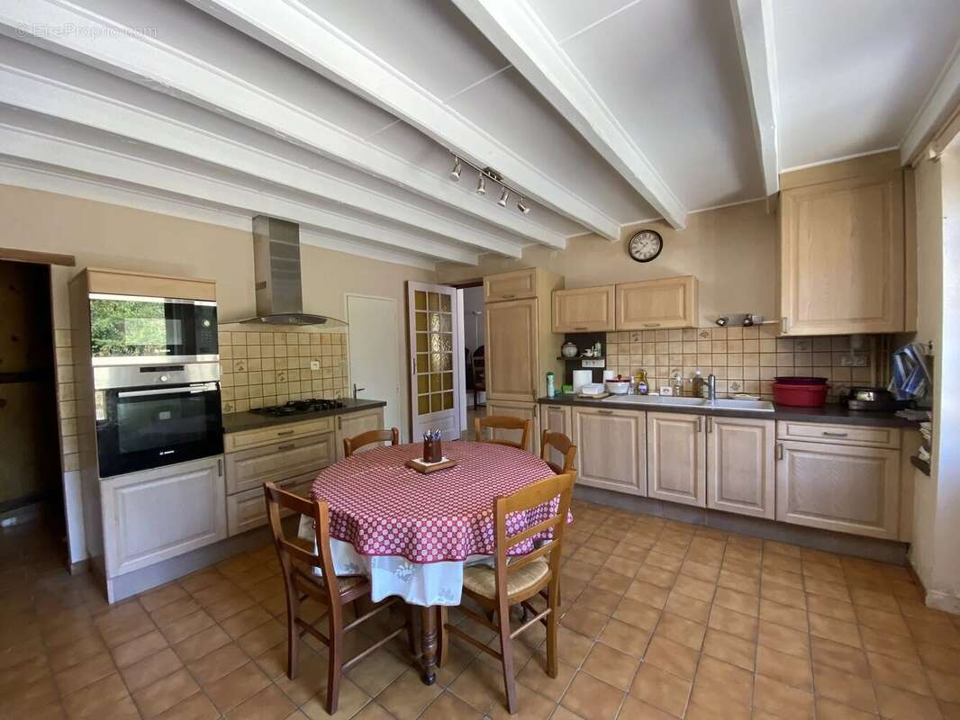 Jolie maison située dans un hameau avec jardin et garage - photo 5
