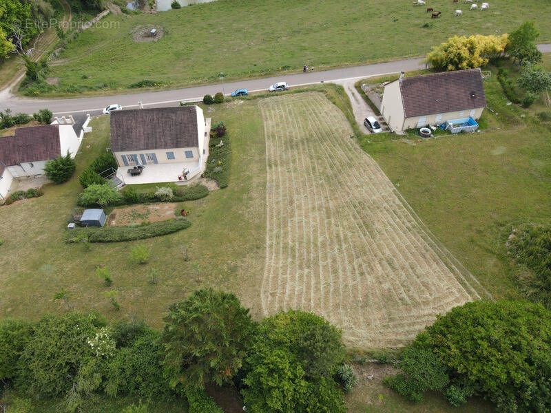 Terrain à L'ISLE-SUR-SEREIN