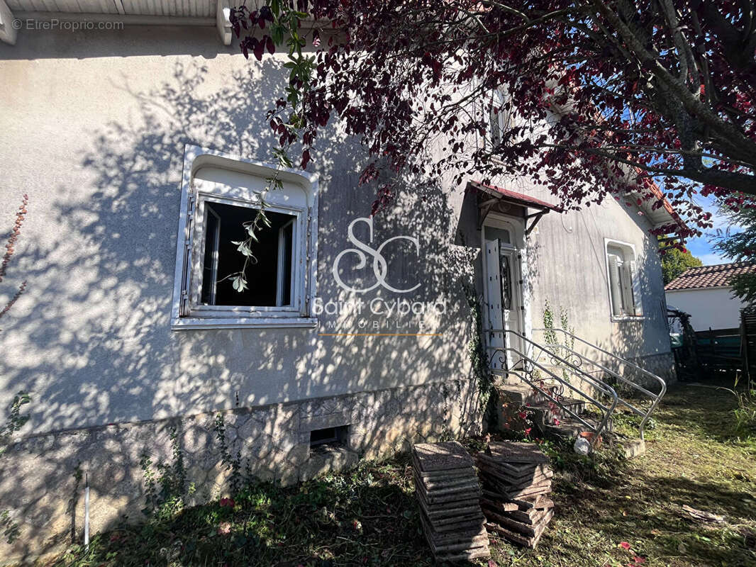 Maison à SAINT-YRIEIX-SUR-CHARENTE