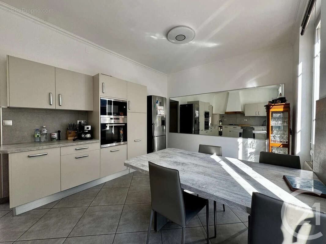 Maison 106 m² à Villeurbanne  - photo 5