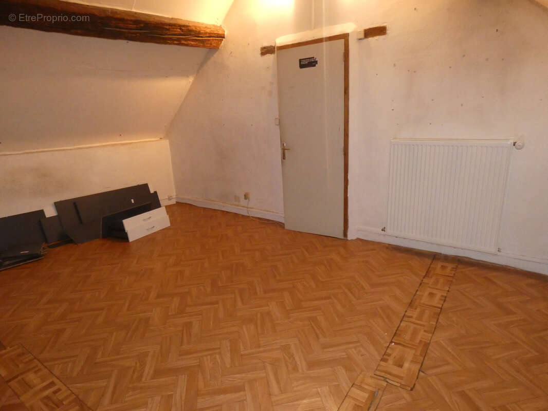 Maison à BRIENON-SUR-ARMANCON