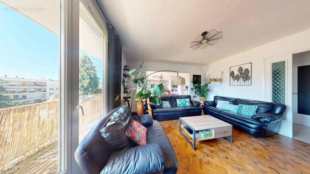 Appartement à SAINT-ETIENNE