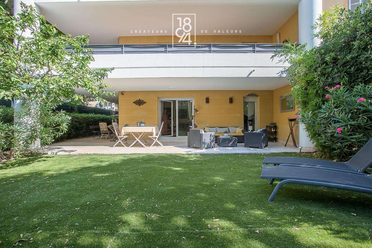 Superbe T4 de standing avec vaste jardin  et stationnement - photo 3
