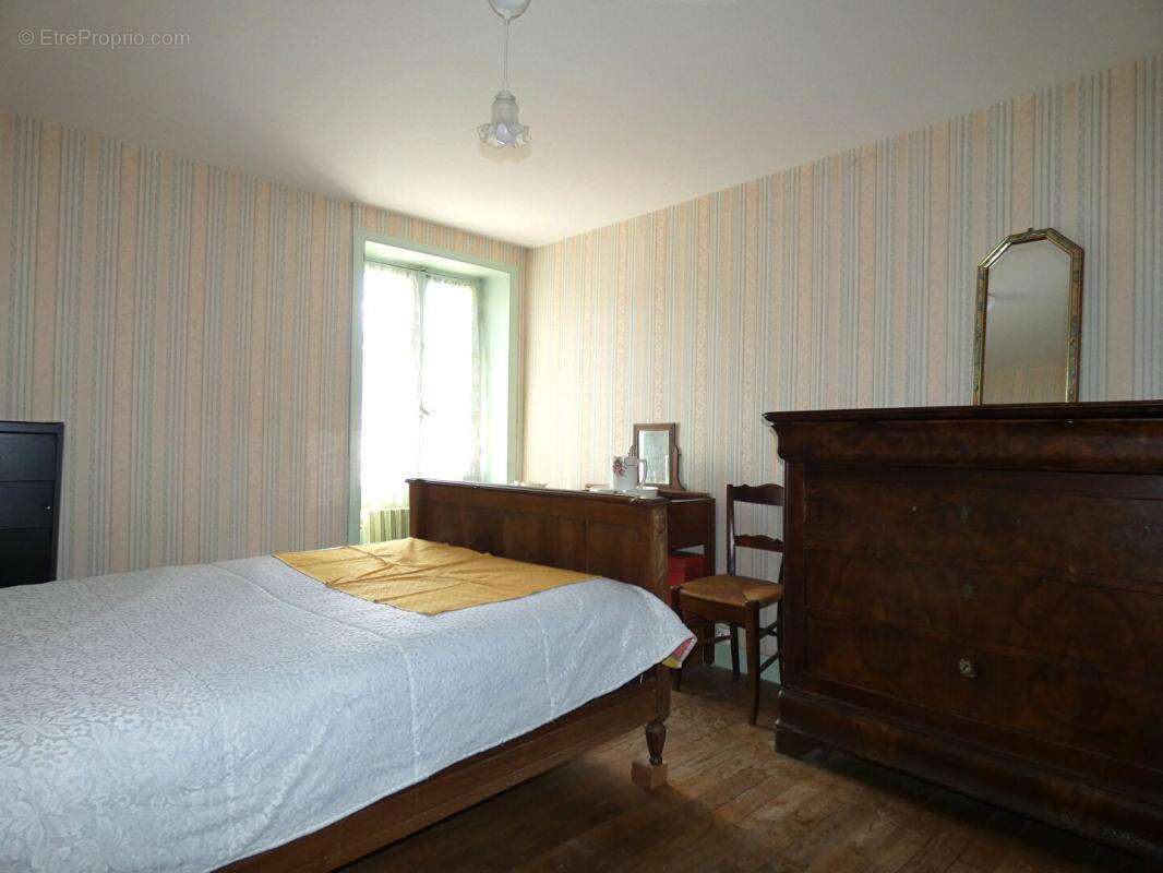 Maison à SAINTE-EULALIE-D&#039;ANS