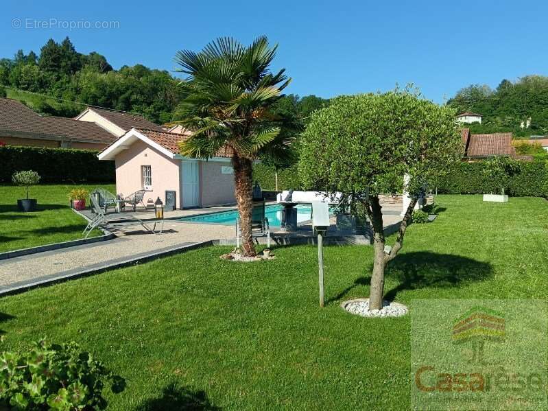 Maison à NIVOLAS-VERMELLE