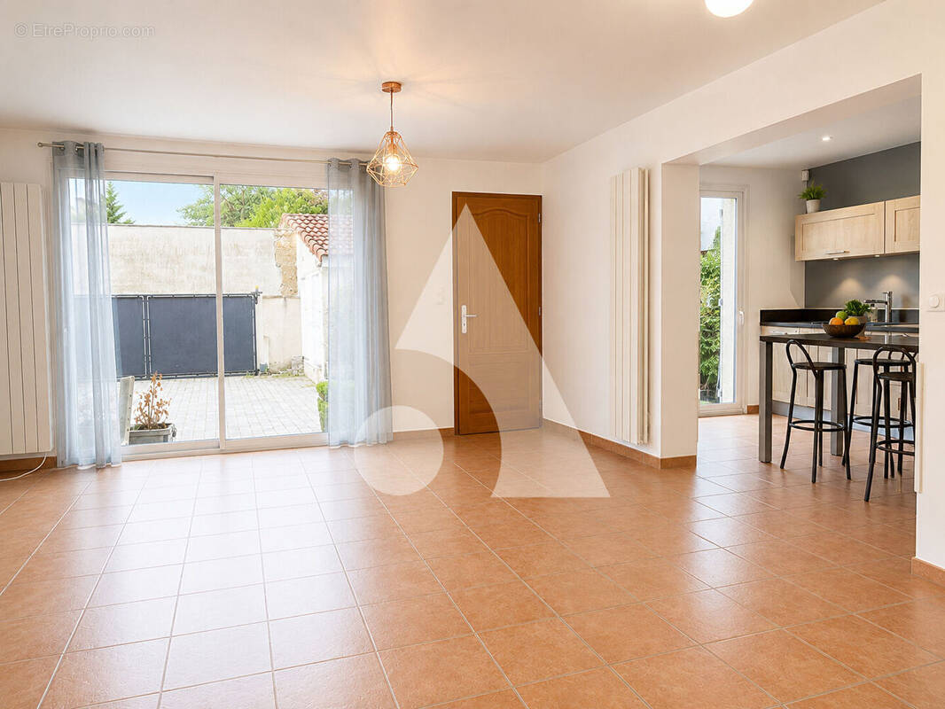 EXCLUSIVITÉ ! Maison familiale 146 m² .  À 15 min de Lyon - photo 1