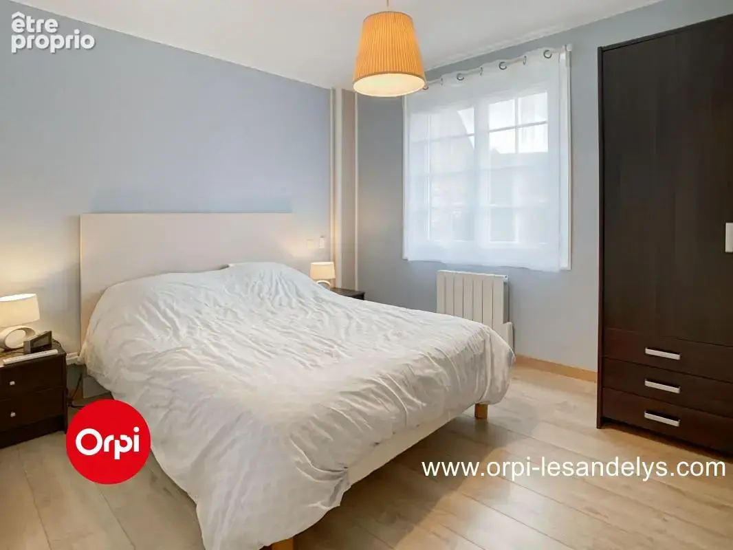 Maison de Plain-Pied en Parfait État avec Sous-Sol Total - photo 10