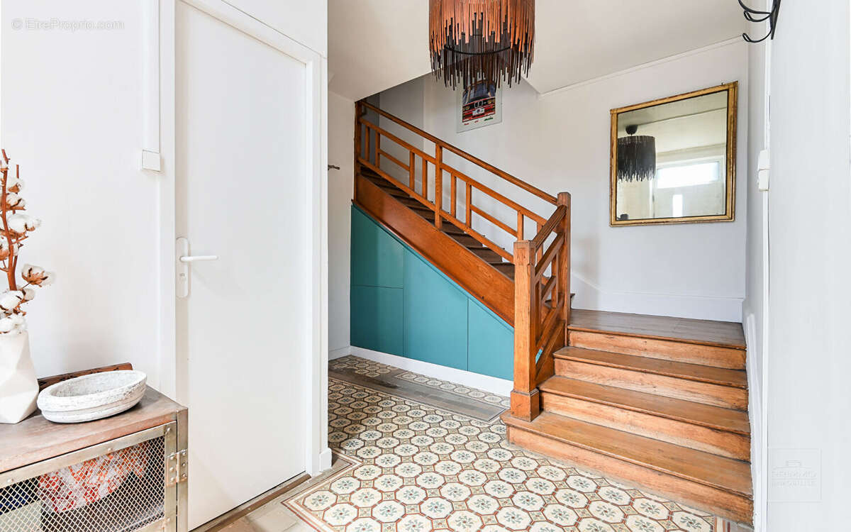 Maison à SAINT-CYR-AU-MONT-D'OR